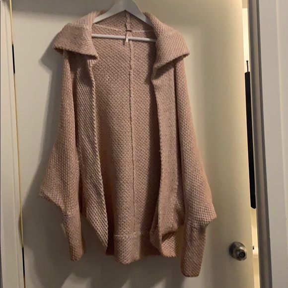 Comfy Free People Pink oversized Cardigan - Picture 2 of 7